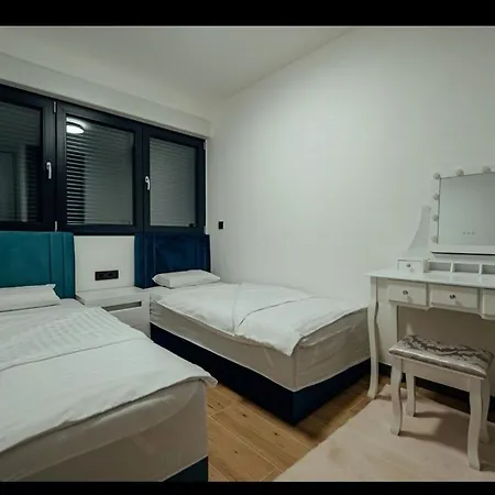Black Queen Apartment *