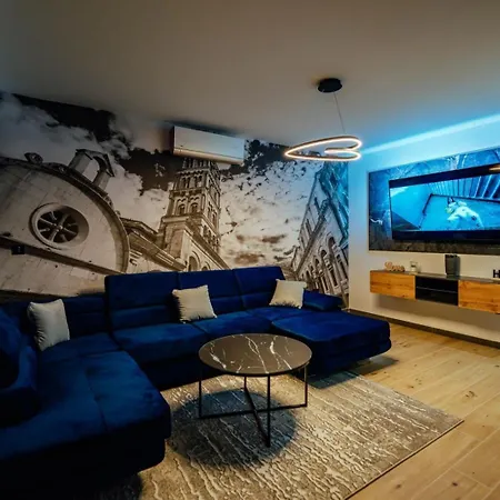 Black Queen Apartment